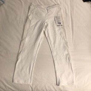 NWT Lululemon White Flocked Wunder Under Crops